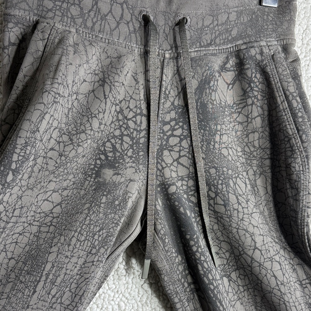 Lululemon Warm Down Jogger Thread Dye Rover Brown Black Size 4 - Picture 4 of 11